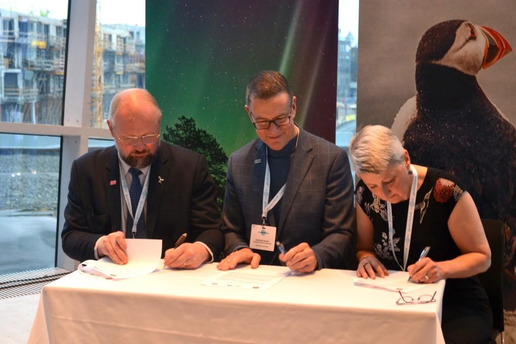 UNE deepens partnership with two Icelandic universities