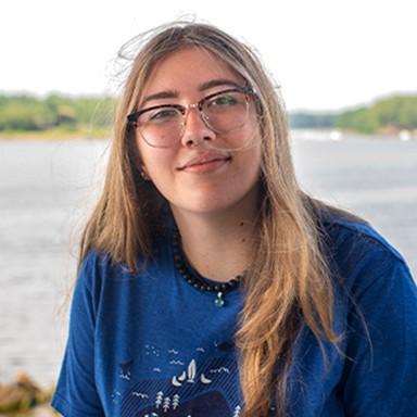 Headshot of U N E undergraduate admissions student ambassador Emily Newborough