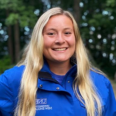 Headshot of U N E undergraduate admissions student ambassador Jaime Loynds